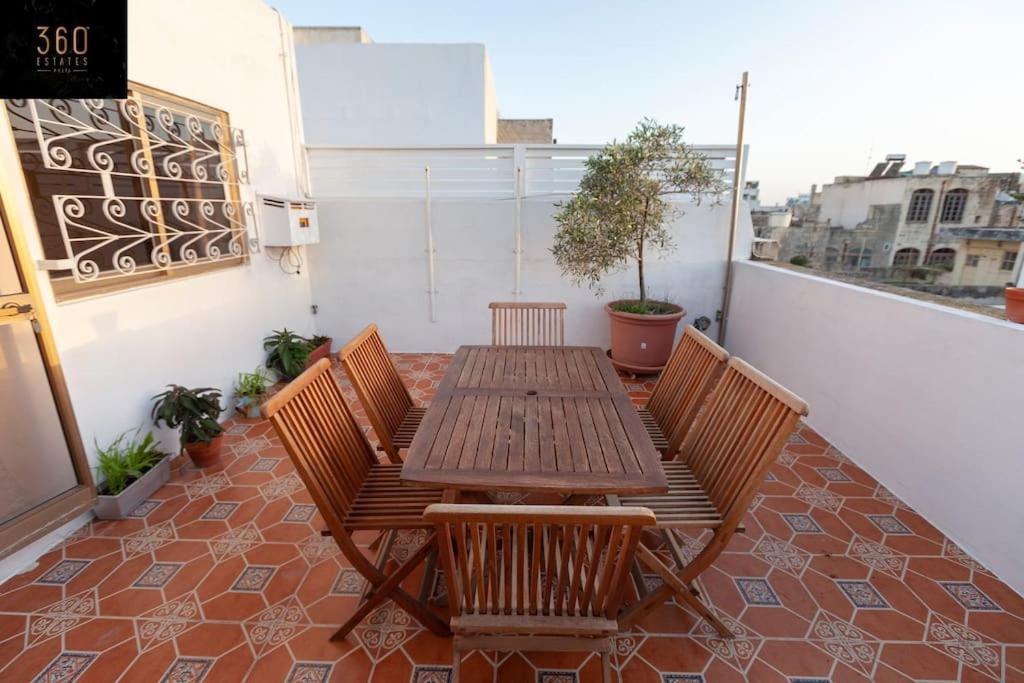 סליאמה Beautiful, Typical Maltese 4Br Home With Roof Top By 360 Estates מראה חיצוני תמונה