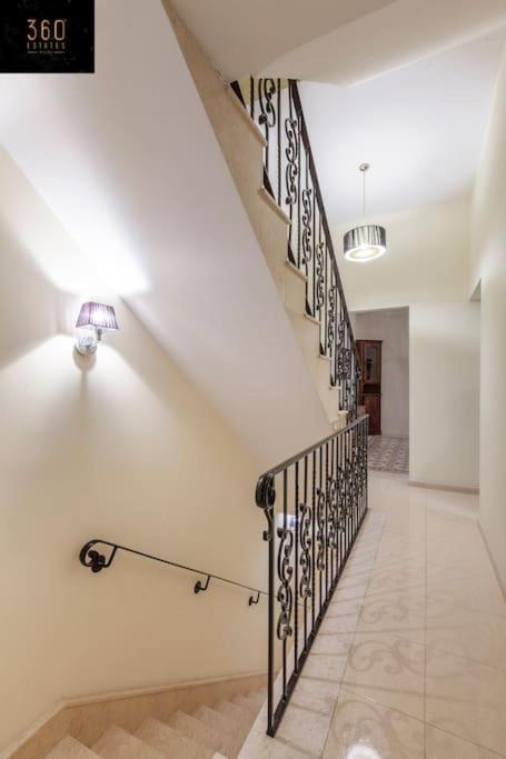 סליאמה Beautiful, Typical Maltese 4Br Home With Roof Top By 360 Estates מראה חיצוני תמונה