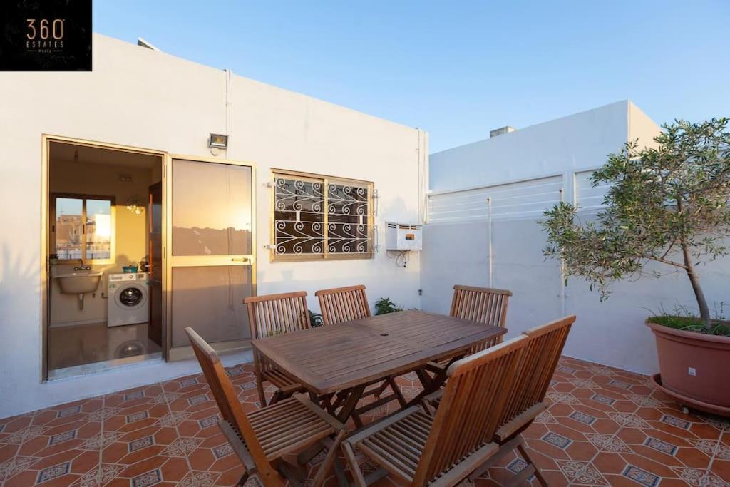 סליאמה Beautiful, Typical Maltese 4Br Home With Roof Top By 360 Estates מראה חיצוני תמונה